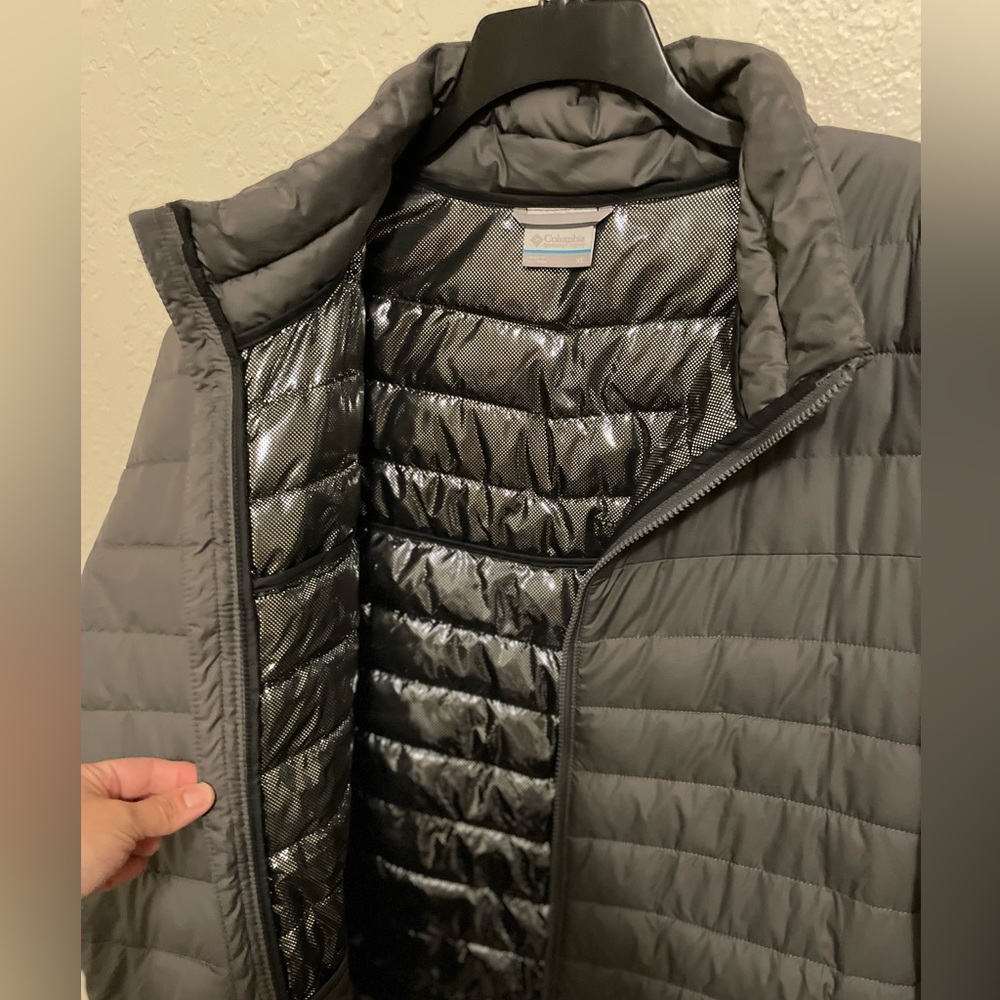 Mens Columbia jacket… Brand new without tags.